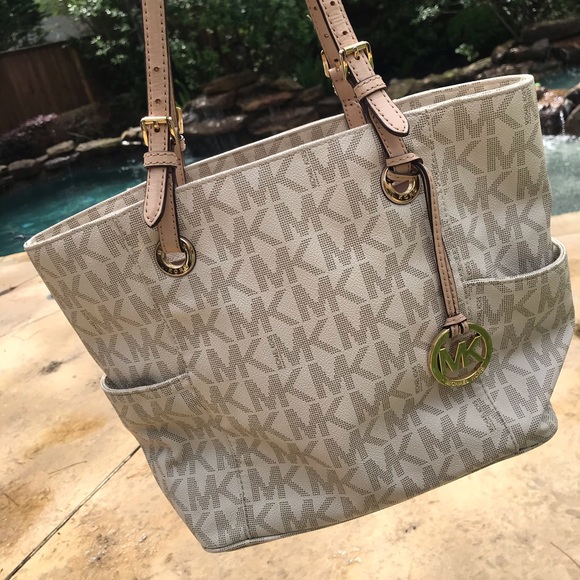 Authentic Michael Kors signature tote - Picture 2 of 13